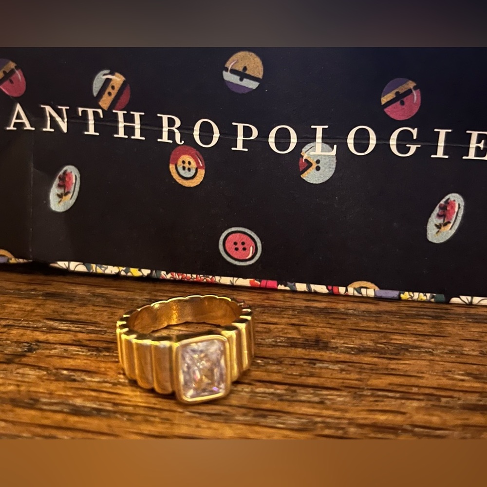 Anthropologie Ribbed Cocktail Ring - Picture 4 of 5